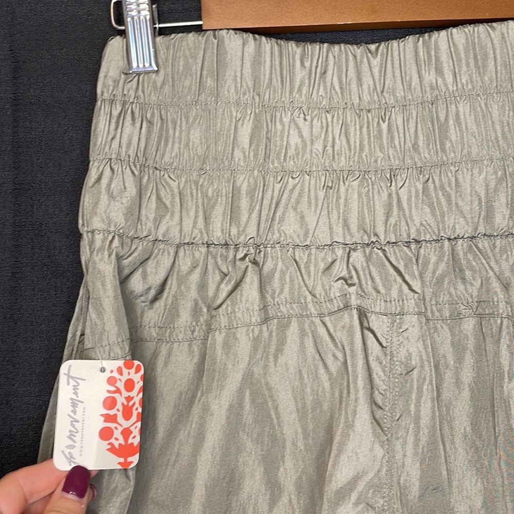 NWT Free People Movement The Way Home Smocked Joggers - Army - Size Small - Picture 13 of 16